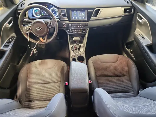 KNDCB3LC9H5055320 2017 KIA NIRO - Image 8