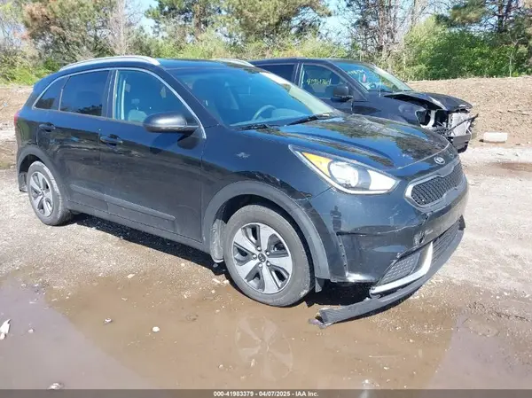 KNDCB3LC9H5055737 2017 KIA NIRO - Image 1