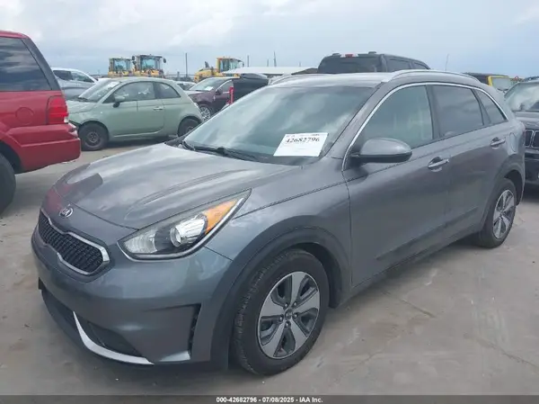 KNDCB3LC9H5055849 2017 KIA NIRO - Image 2