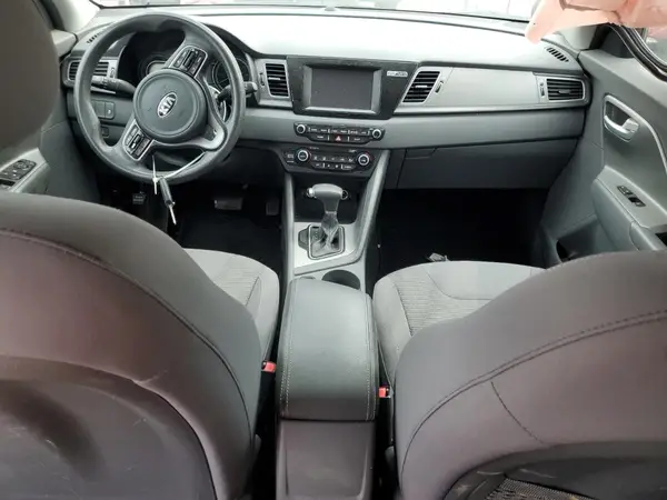 KNDCB3LC9H5056967 2017 KIA NIRO - Image 8