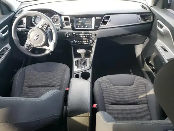 KNDCB3LC9H5062395 2017 KIA NIRO - Image 8