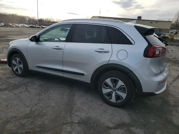 KNDCB3LC9H5063949 2017 KIA NIRO - Image 2