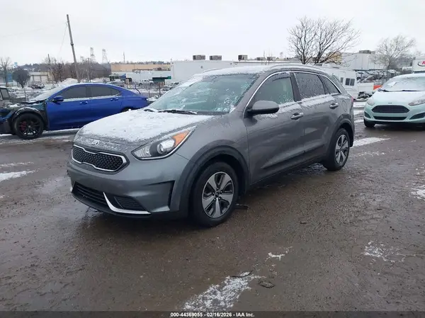 KNDCB3LC9H5064583 2017 KIA NIRO - Image 2