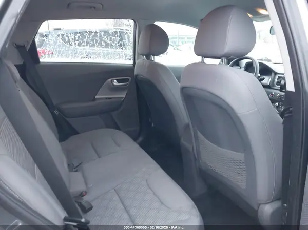 KNDCB3LC9H5064583 2017 KIA NIRO - Image 8