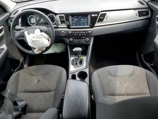 KNDCB3LC9H5065104 2017 KIA NIRO - Image 8