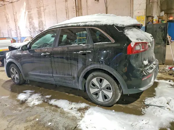 KNDCB3LC9H5065863 2017 KIA NIRO - Image 2