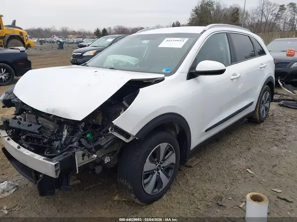 KNDCB3LC9H5076636 2017 KIA NIRO - Image 2