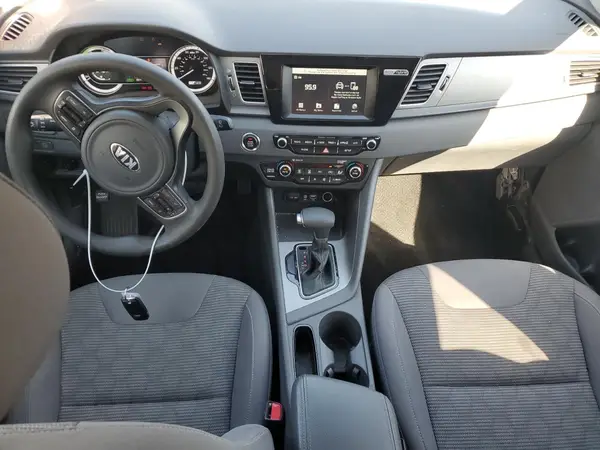 KNDCB3LC9H5084980 2017 KIA NIRO - Image 8
