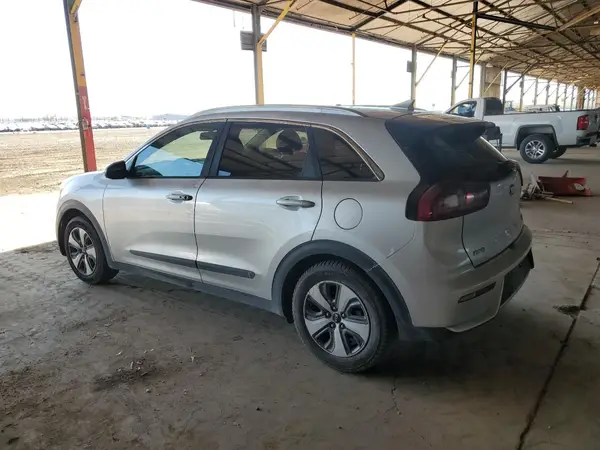 KNDCB3LC9H5087183 2017 KIA NIRO - Image 2