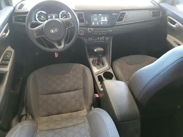 KNDCB3LC9H5087183 2017 KIA NIRO - Image 8