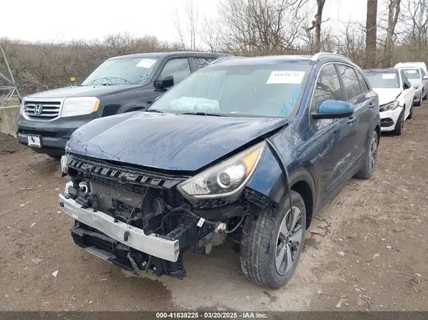 KNDCB3LC9H5087779 2017 KIA NIRO - Image 2