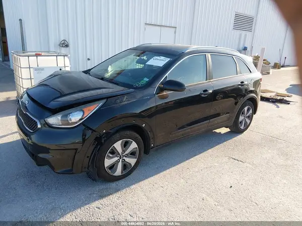 KNDCB3LC9H5087992 2017 KIA NIRO - Image 2