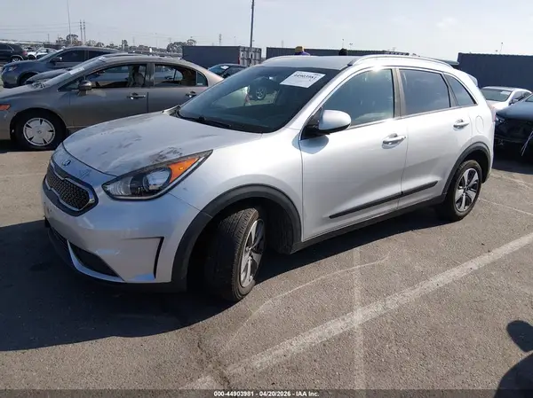 KNDCB3LC9H5096398 2017 KIA NIRO - Image 2