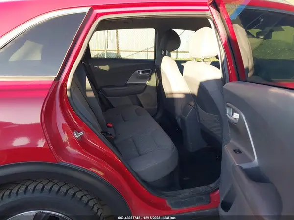 KNDCB3LC9H5096451 2017 KIA NIRO - Image 8