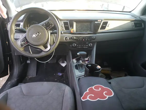 KNDCB3LC9H5102166 2017 KIA NIRO - Image 8