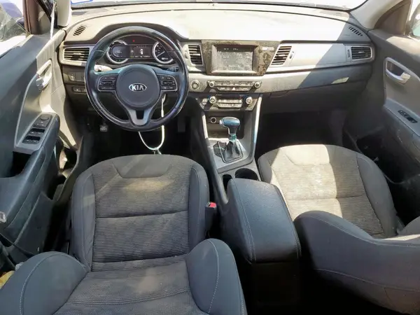 KNDCB3LC9H5104192 2017 KIA NIRO - Image 8