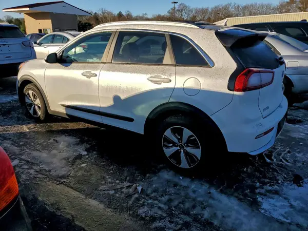 KNDCB3LC9J5120219 2018 KIA NIRO - Image 2