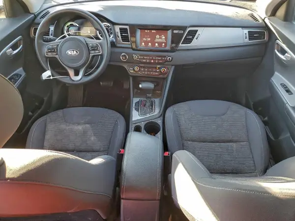 KNDCB3LC9J5120219 2018 KIA NIRO - Image 8