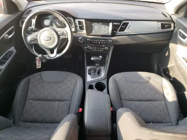 KNDCB3LC9J5123881 2018 KIA NIRO - Image 8