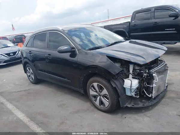 KNDCB3LC9J5124223 2018 KIA NIRO - Image 1