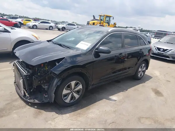 KNDCB3LC9J5124223 2018 KIA NIRO - Image 2