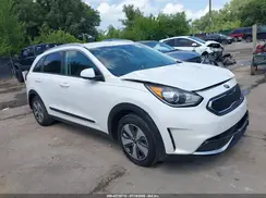 KNDCB3LC9J5127977 2018 KIA NIRO