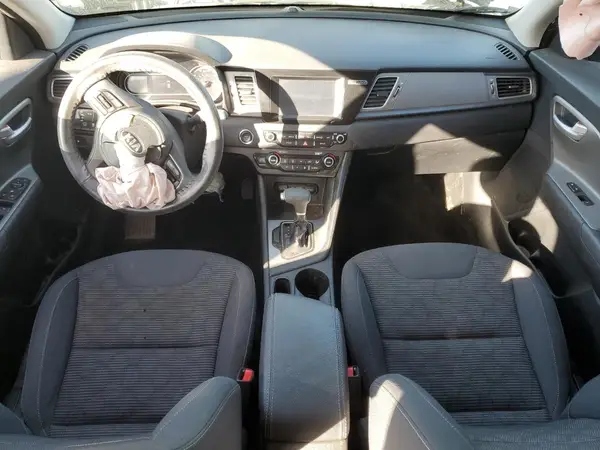 KNDCB3LC9J5129258 2018 KIA NIRO - Image 8