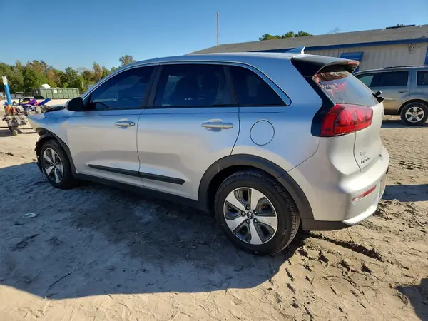 KNDCB3LC9J5132399 2018 KIA NIRO - Image 2
