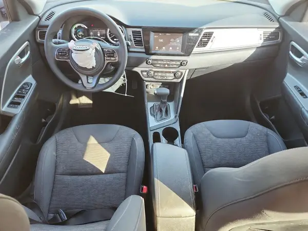 KNDCB3LC9J5132399 2018 KIA NIRO - Image 8