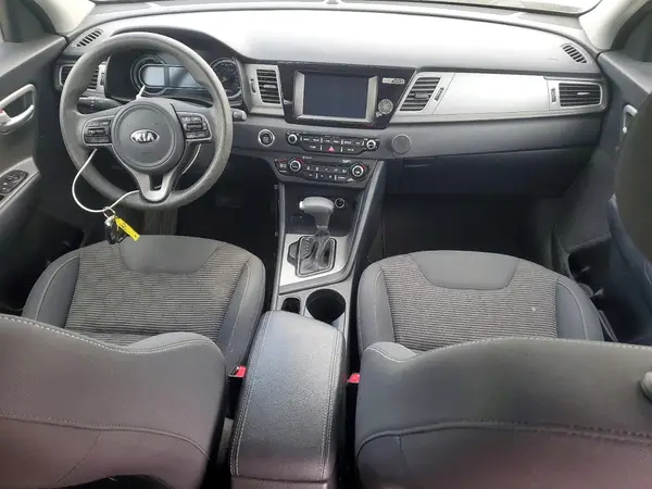 KNDCB3LC9J5136663 2018 KIA NIRO - Image 8