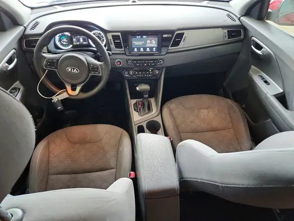 KNDCB3LC9J5138865 2018 KIA NIRO - Image 8