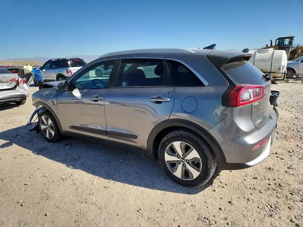 KNDCB3LC9J5142883 2018 KIA NIRO - Image 2