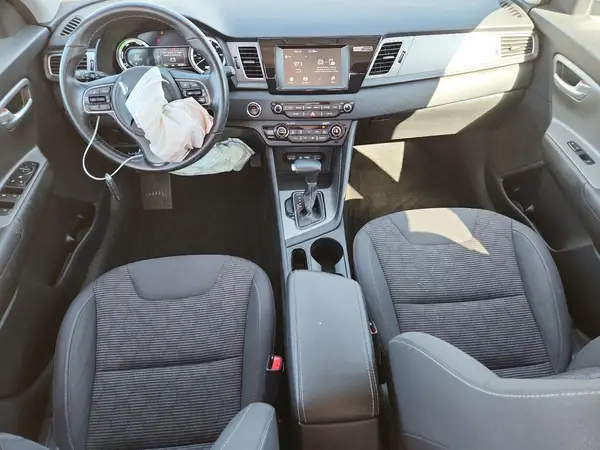 KNDCB3LC9J5142883 2018 KIA NIRO - Image 8