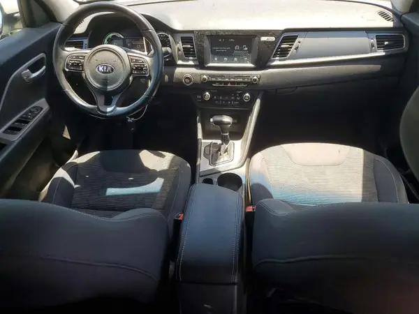 KNDCB3LC9J5143709 2018 KIA NIRO - Image 8