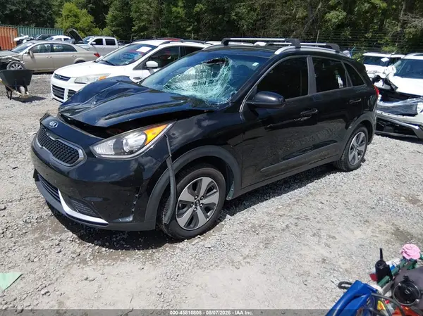 KNDCB3LC9J5145363 2018 KIA NIRO - Image 2