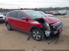 KNDCB3LC9J5151728 2018 KIA NIRO