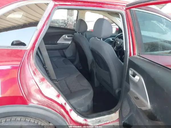 KNDCB3LC9J5151731 2018 KIA NIRO - Image 8