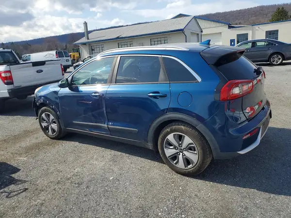 KNDCB3LC9J5151874 2018 KIA NIRO - Image 2