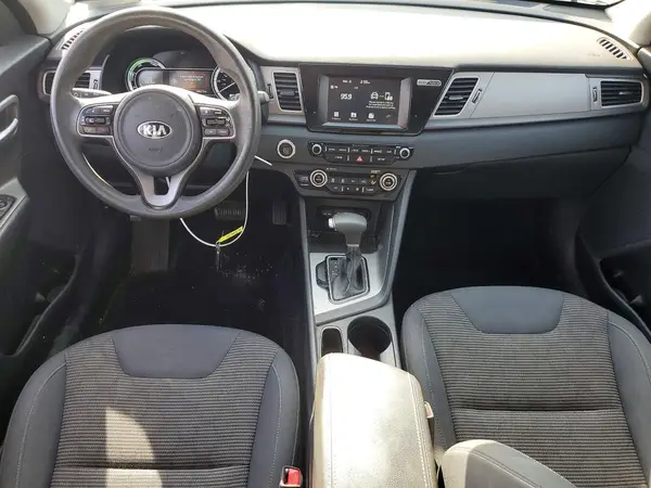 KNDCB3LC9J5151874 2018 KIA NIRO - Image 8