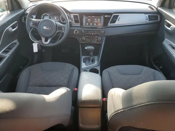 KNDCB3LC9J5155939 2018 KIA NIRO - Image 8