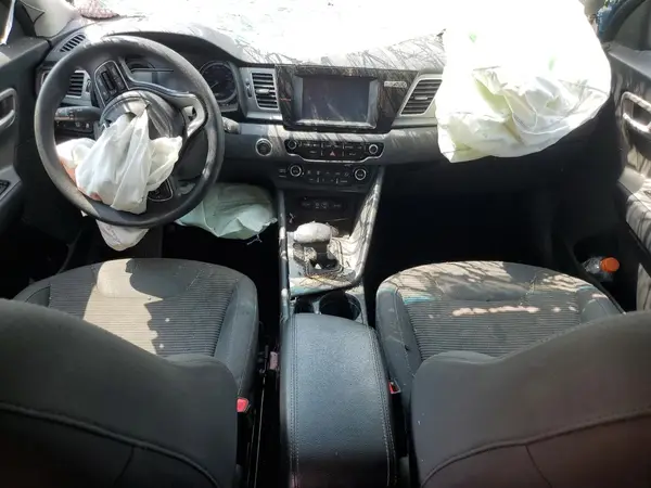 KNDCB3LC9J5170215 2018 KIA NIRO - Image 8