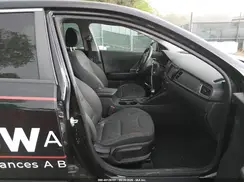 KNDCB3LC9J5176516 2018 KIA NIRO