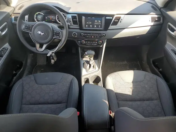 KNDCB3LC9J5200751 2018 KIA NIRO - Image 8