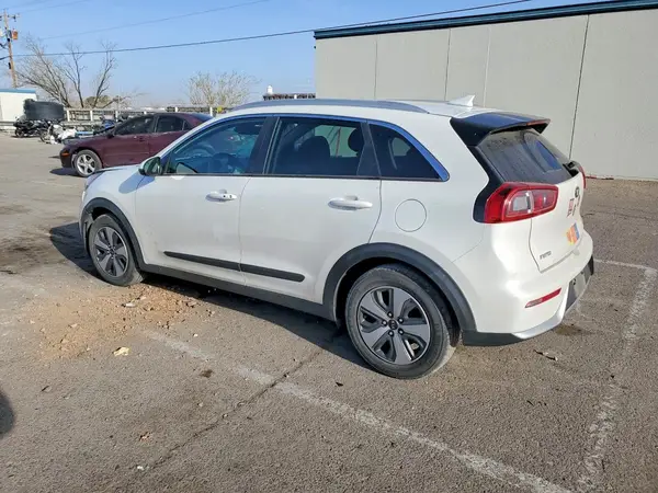 KNDCB3LC9J5201978 2018 KIA NIRO - Image 2