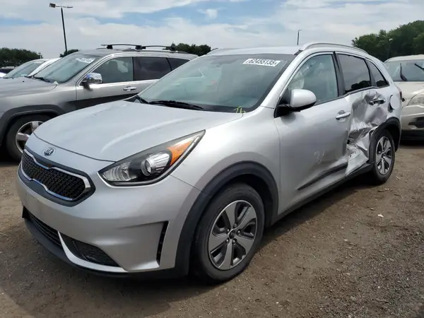 KNDCB3LC9J5210504 2018 KIA NIRO - Image 1
