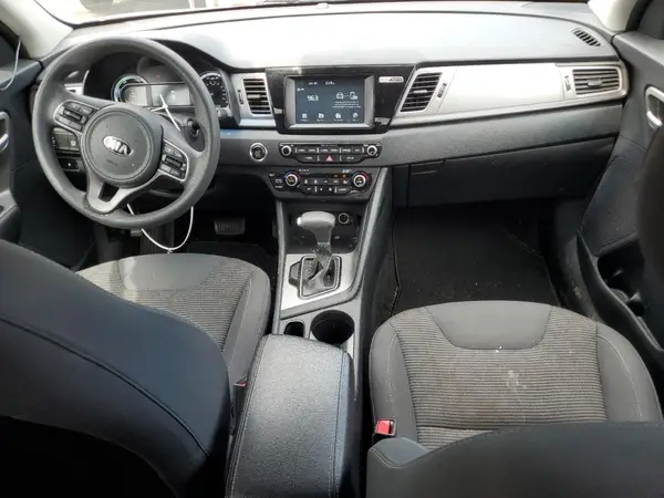 KNDCB3LC9J5210504 2018 KIA NIRO - Image 8