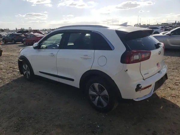 KNDCB3LC9J5211569 2018 KIA NIRO - Image 2
