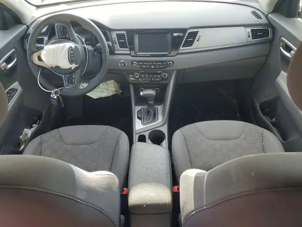 KNDCB3LC9J5212155 2018 KIA NIRO - Image 8
