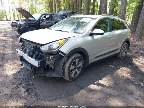 KNDCB3LC9K5217129 2019 KIA NIRO - Image 2