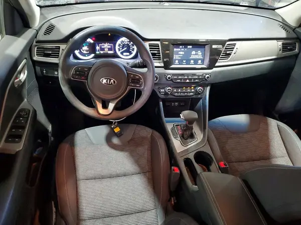 KNDCB3LC9K5217809 2019 KIA NIRO - Image 8